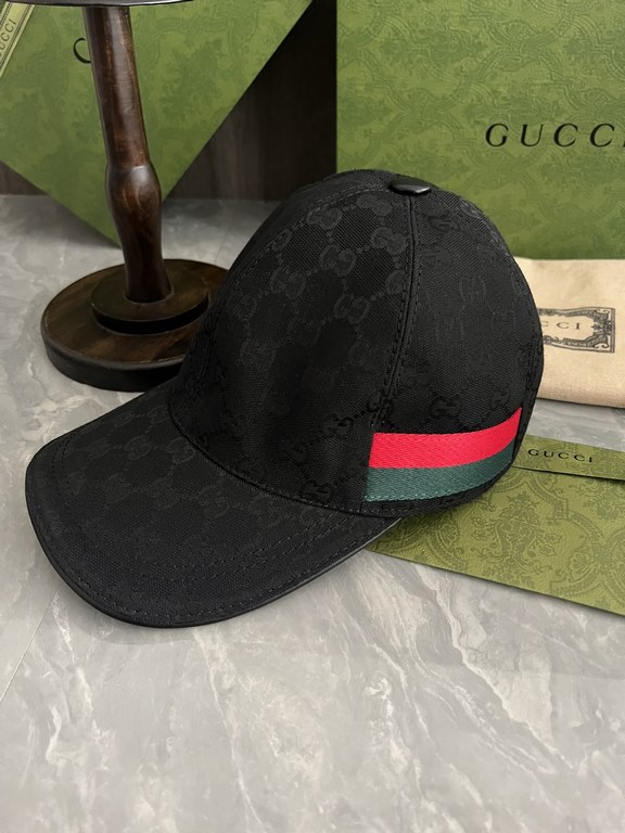 Special GUCCI original customized 11 open mold custom cowboy hat both the brand's traditional luxury connotation and modern streetwear aesthetics to show the design personality of the spring and summer series The cap is 