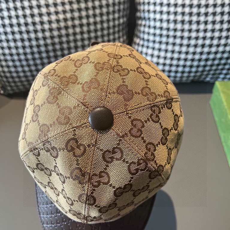 With box cloth bag, Gucci (Gucci) classic original single baseball cap, small double G cowhide splicing, 11 open mold ordering, superb quality! Brim head layer cowhide embossing, excellent quality! Basic head circumferen