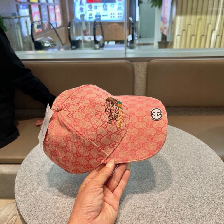 GUCCI Gucci 2023 early spring new Gucci co-branded simple baseball cap, very trendy! Casual sports models, classic production, super good with clothes!