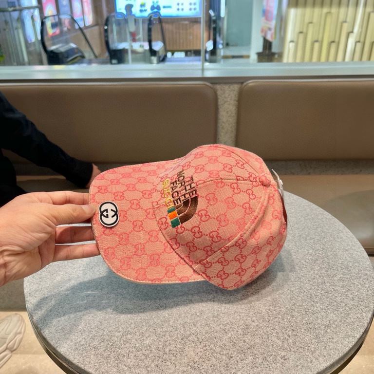 GUCCI Gucci 2023 early spring new Gucci co-branded simple baseball cap, very trendy! Casual sports models, classic production, super good with clothes!