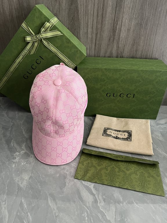 Special GUCCI original customized 11 open mold custom cowboy hat both the brand's traditional luxury connotation and modern streetwear aesthetics to show the design personality of the spring and summer series The cap is 