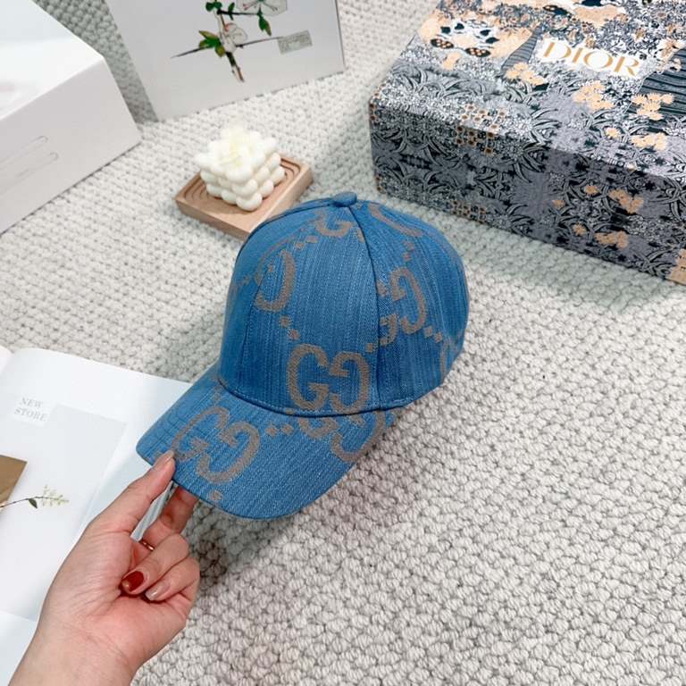 GUCCI Gucci new counter synchronization baseball cap   big brand models super good with, hurry to get!