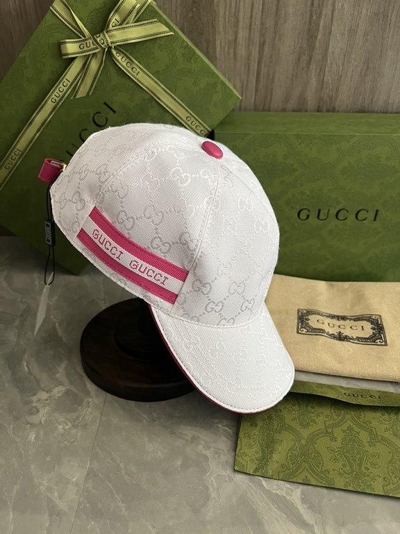 Special GUCCI original customized 11 open mold custom cowboy hat both the brand's traditional luxury connotation and modern streetwear aesthetics to show the design personality of the spring and summer series The cap is 