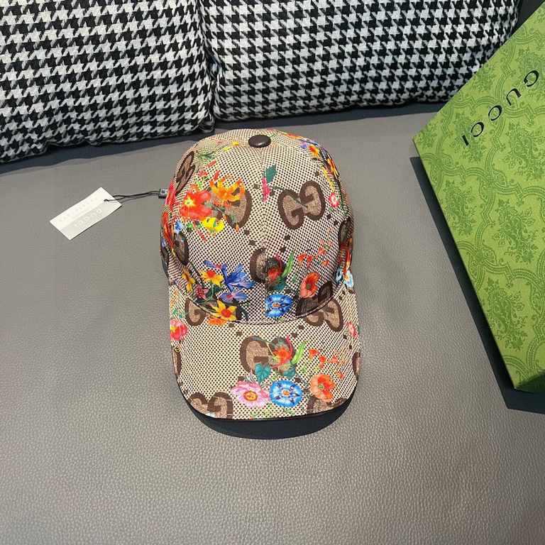 With packaging cloth bag, Gucci Gucci new original single baseball cap, broken flowers large double G, counter 11 open mold ordering, perfect pair of flowers, the original canvas fabric   head layer cowhide, lightweight 