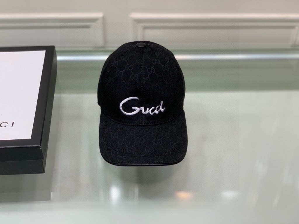 Gucci baseball cap.With box bag, Gucci (Gucci) new original single baseball cap, art word embroidery, 11 open mold customized, heavy embroidery, details comparable to the counter, the original canvas material   head laye