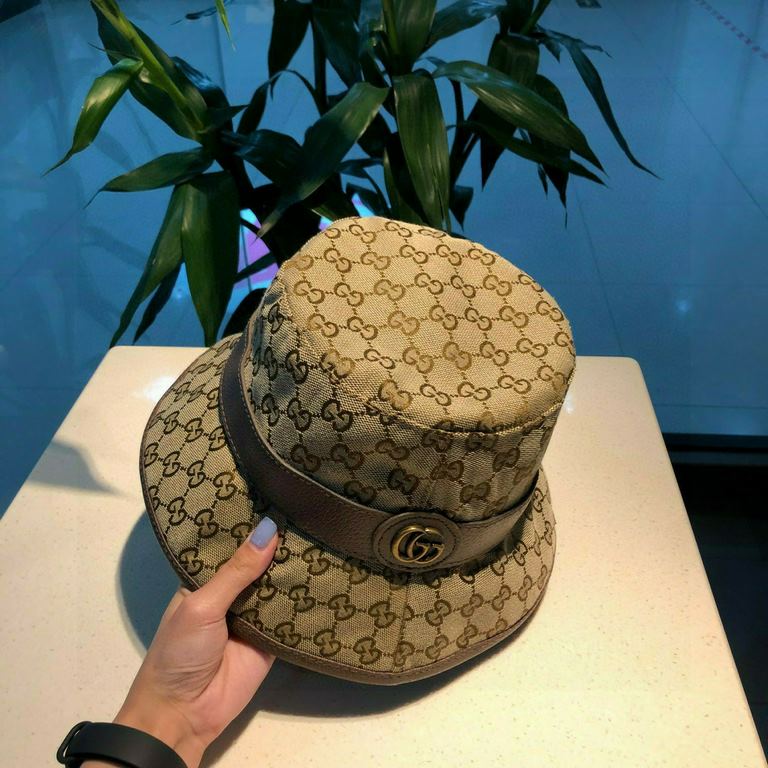 Gucci (Gucci) new original single fisherman hat     wrapped double G, 11 open molded to order, the highest version, the original canvas material   cowhide micro-labeling, cotton lining, lightweight and breathable, in-kin