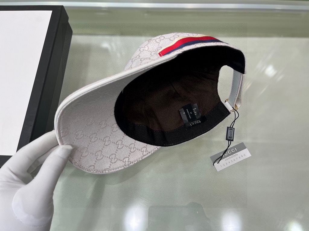 With box cloth bag, Gucci (Gucci) classic original single baseball cap, small white cap. Counter 11 open mold customized, the highest version, the original canvas material   head layer cowhide, lightweight and breathable