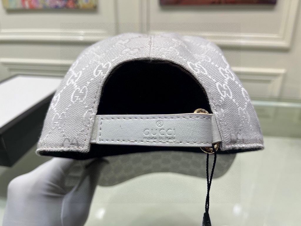 With box cloth bag, Gucci (Gucci) classic original single baseball cap, small white cap. Counter 11 open mold customized, the highest version, the original canvas material   head layer cowhide, lightweight and breathable