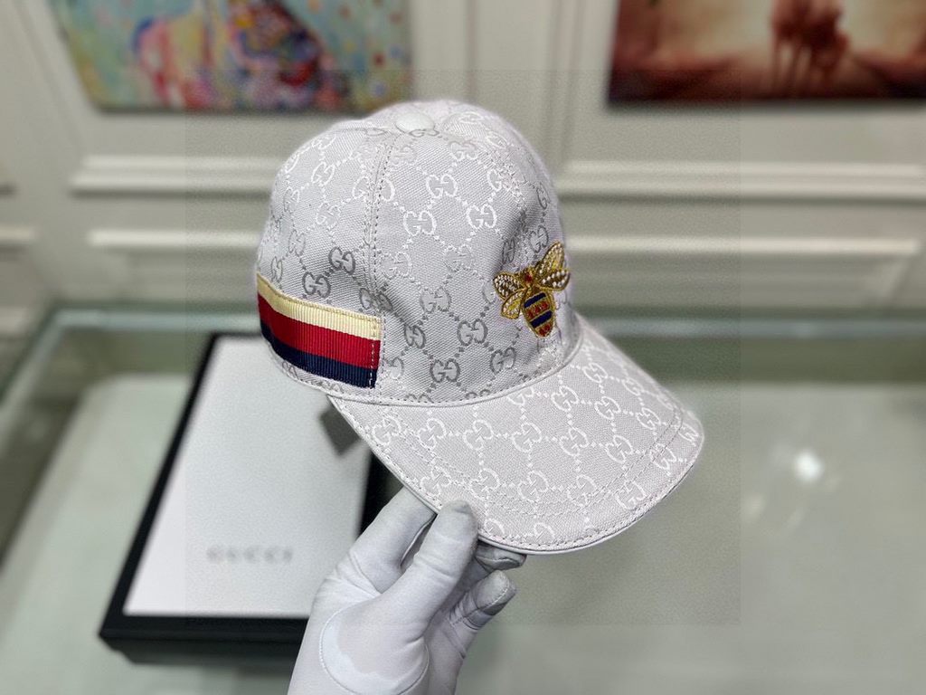 With box cloth bag, Gucci (Gucci) classic original single baseball cap, small white cap. Counter 11 open mold customized, the highest version, the original canvas material   head layer cowhide, lightweight and breathable