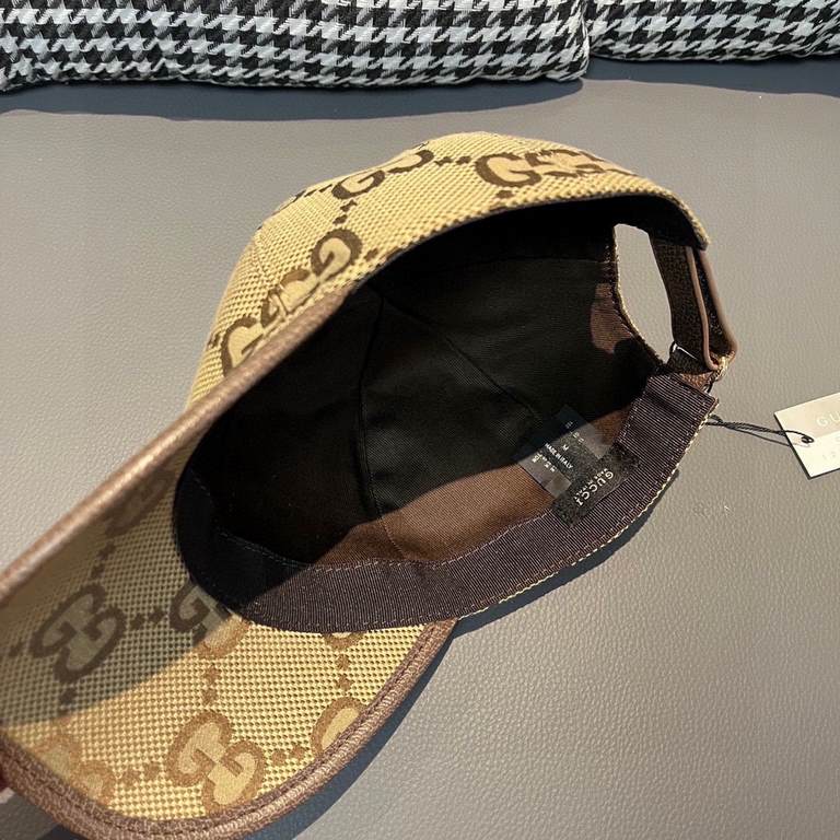 With packaging cloth bag, Gucci Gucci new original single baseball cap, large double G, counter 11 open mold ordering, perfect pair of flowers, the original canvas fabric   head layer cowhide, lightweight and breathable!