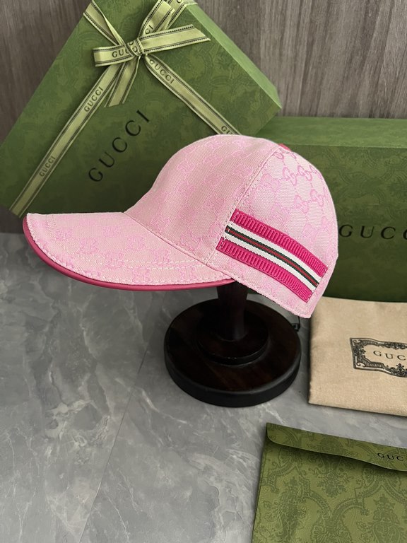 Special GUCCI original customized 11 open mold custom cowboy hat both the brand's traditional luxury connotation and modern streetwear aesthetics to show the design personality of the spring and summer series The cap is 