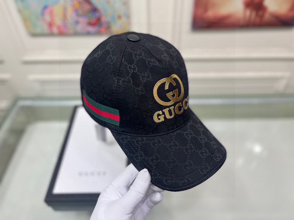 Gucci baseball cap.With box cloth bag, Gucci (Gucci) original single baseball cap, hot stamping double G, 11 open mold customized, the highest version, the original canvas material   head layer cowhide, cotton lining, li