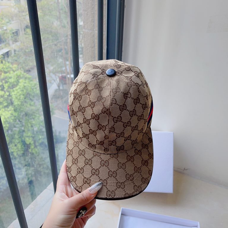 Gucci New Jacquard Letter Baseball CapClassic jacquard letters, never die of fashion!Ins bloggers concave modeling small single product