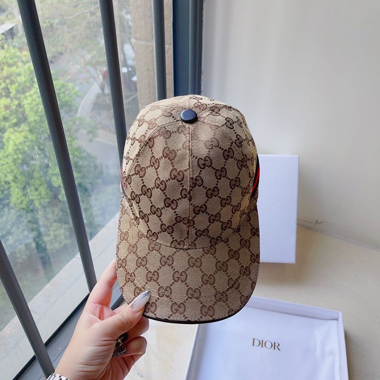 Gucci New Jacquard Letter Baseball CapClassic jacquard letters, never die of fashion!Ins bloggers concave modeling small single product