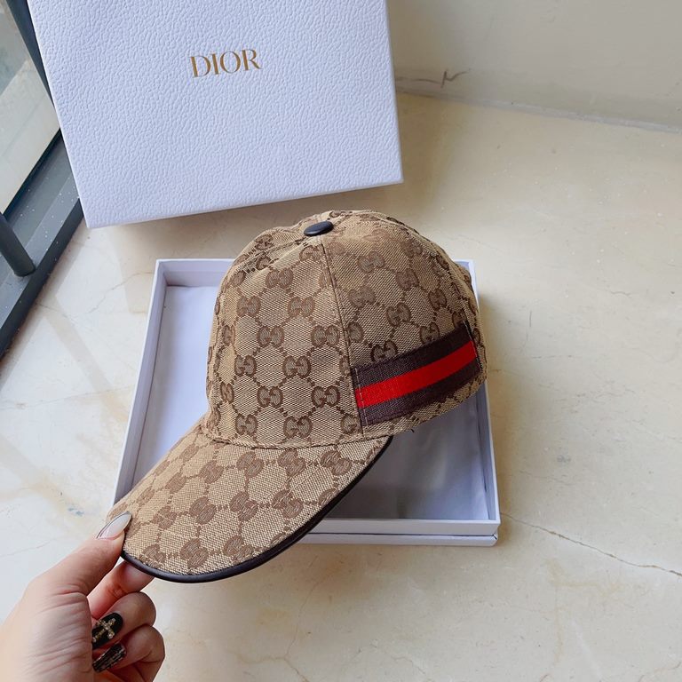 Gucci New Jacquard Letter Baseball CapClassic jacquard letters, never die of fashion!Ins bloggers concave modeling small single product