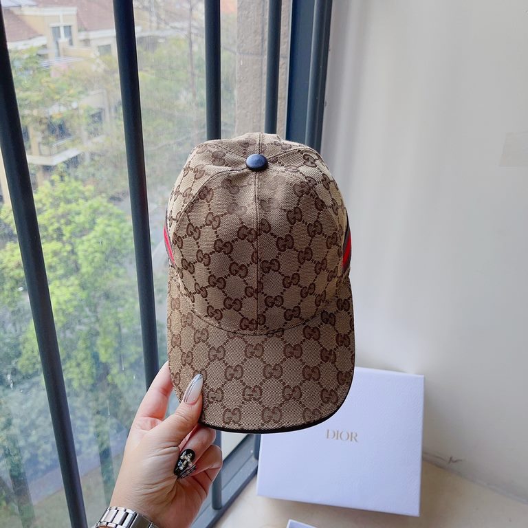 Gucci New Jacquard Letter Baseball CapClassic jacquard letters, never die of fashion!Ins bloggers concave modeling small single product