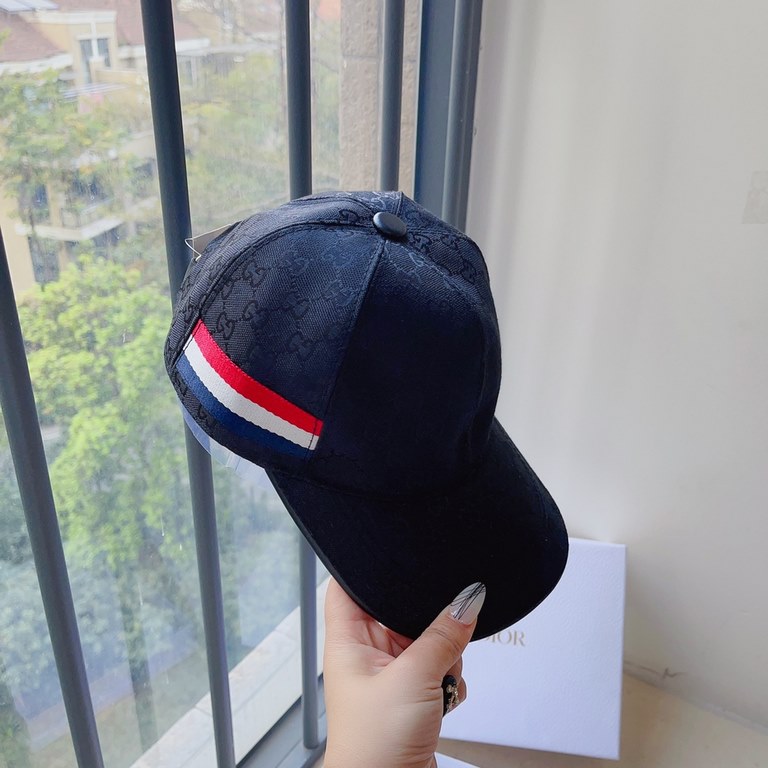 Gucci New Jacquard Letter Baseball CapClassic jacquard letters, never die of fashion!Ins bloggers concave modeling small single product