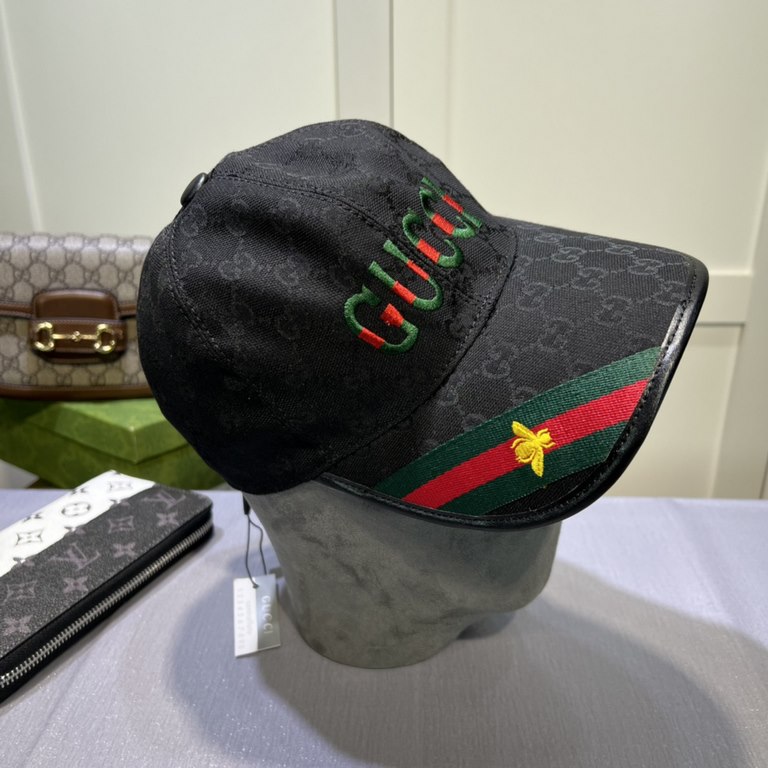 Gucci (Gucci) classic original single baseball cap, 11 open mold customized, original canvas material   head layer cowhide, British and awesome quality! Cotton lining, base head circumference 56, patch adjustable.