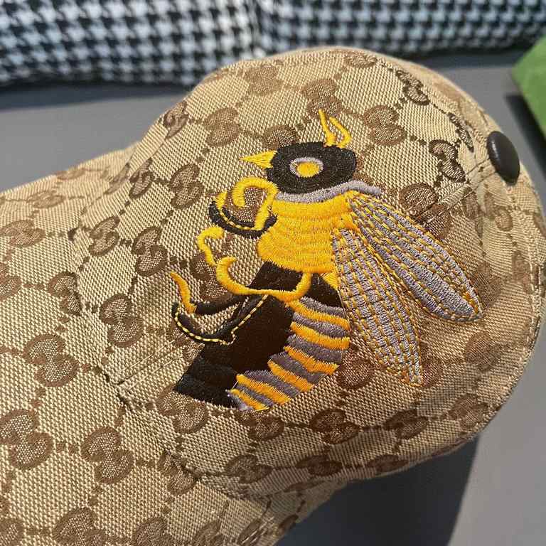 Gucci Baseball Cap, Gucci Baseball Cap, Gucci Baseball Cap.With box bag, Gucci (Gucci) original single baseball cap, large bee embroidery, 11 open mold customized, heavy embroidery, details comparable to the counter, the