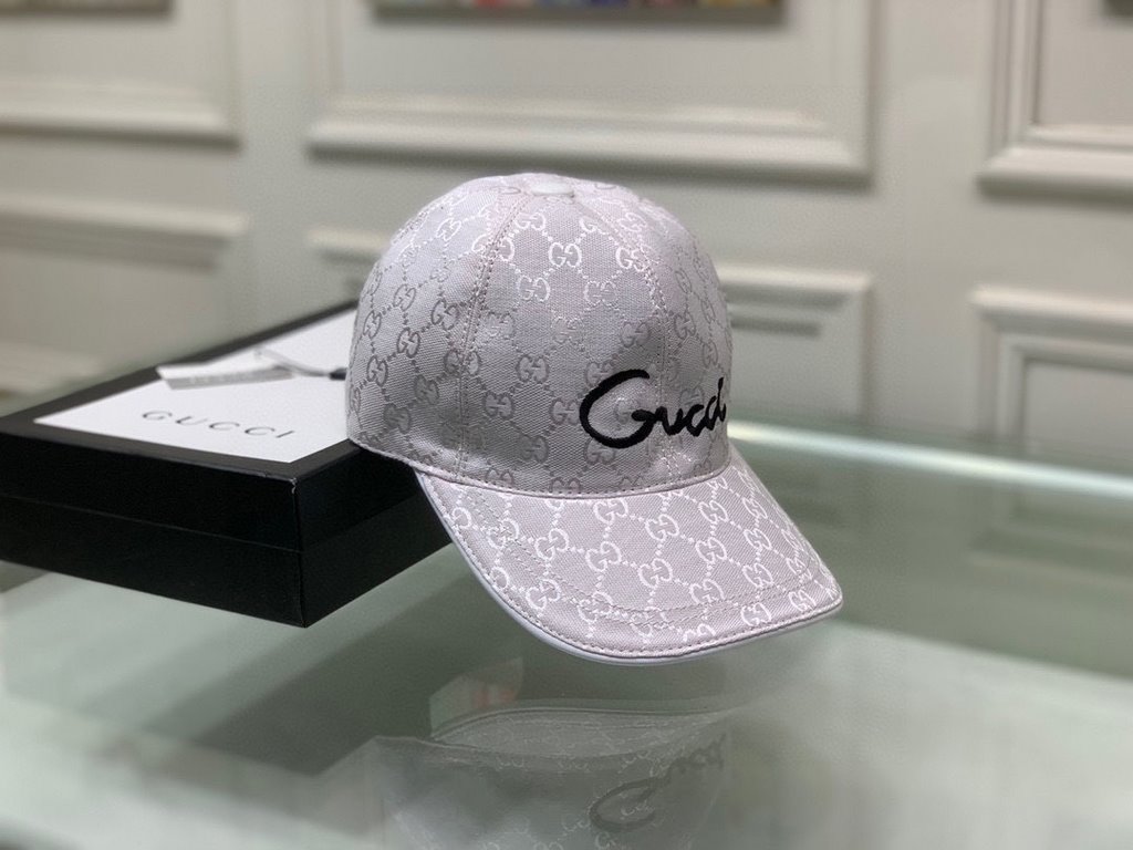 Gucci baseball cap.With box bag, Gucci (Gucci) new original single baseball cap, art word embroidery, 11 open mold customized, heavy embroidery, details comparable to the counter, the original canvas material   head laye