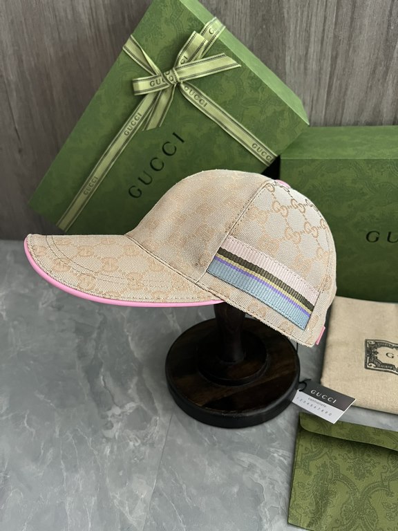 Special GUCCI original customized 11 open mold custom cowboy hat both the brand's traditional luxury connotation and modern streetwear aesthetics to show the design personality of the spring and summer series The cap is 