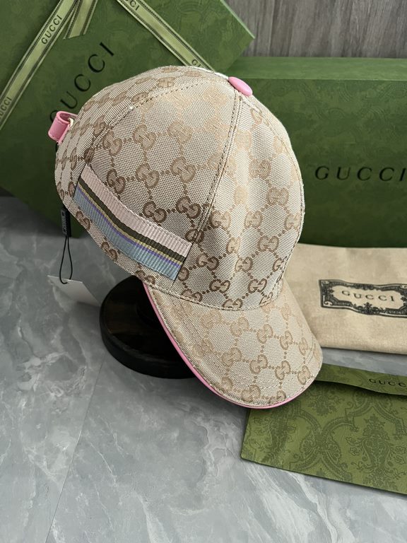 Special GUCCI original customized 11 open mold custom cowboy hat both the brand's traditional luxury connotation and modern streetwear aesthetics to show the design personality of the spring and summer series The cap is 