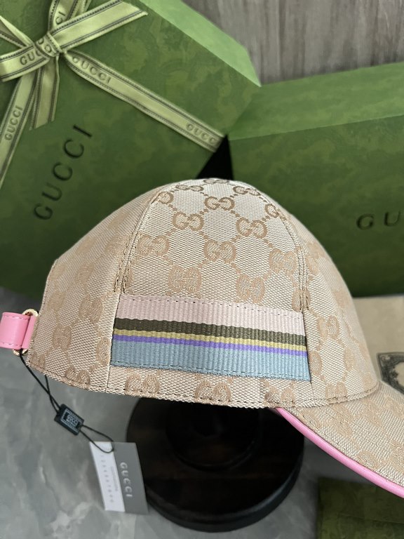 Special GUCCI original customized 11 open mold custom cowboy hat both the brand's traditional luxury connotation and modern streetwear aesthetics to show the design personality of the spring and summer series The cap is 