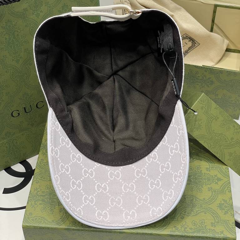 Gucci (Gucci) classic original single baseball cap     counter 11 open mold customized, the highest version, the original canvas material   head layer cowhide, cotton lining, light and breathable! In-kind shooting, four 