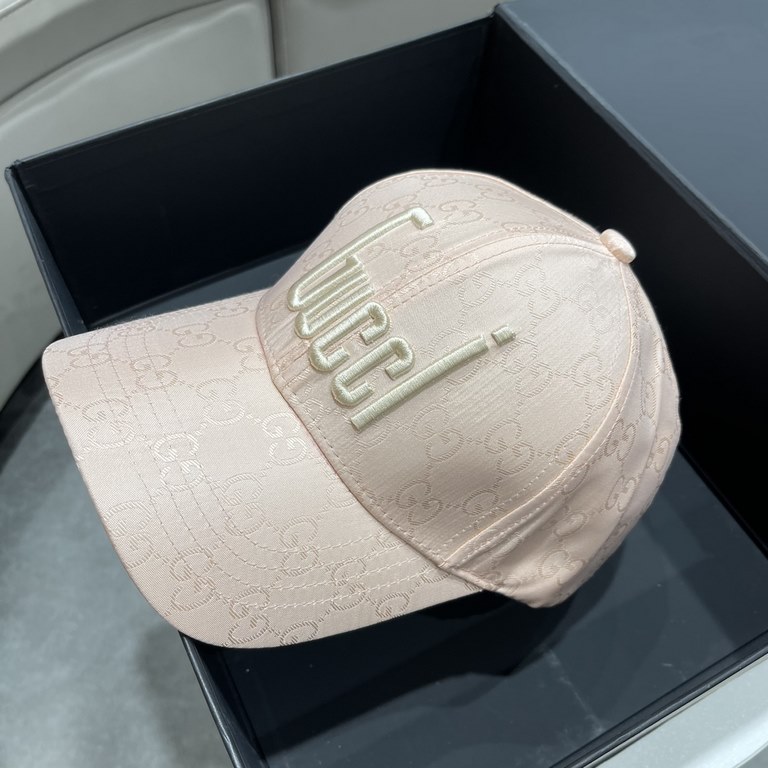 [GUCCI Gucci embroidered baseball cap  , counter new simple and very trendy! Casual sports models, classic production, super good with clothes!