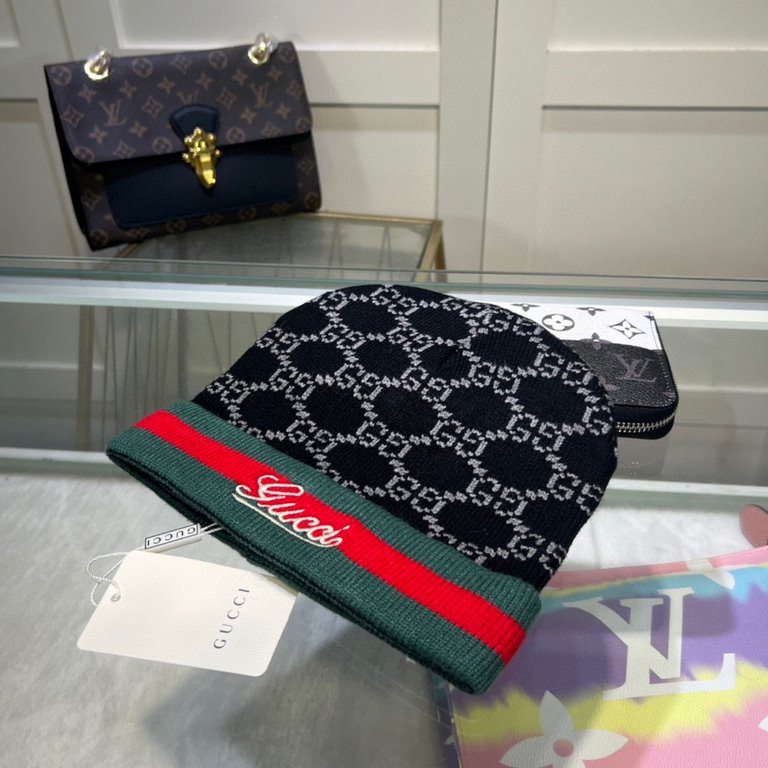 GUCCI Gucci official website the latest wool knit cap,   official website original single reproduction. Very soft pro-skin, elasticity is very good   texture and very versatile style ~ very warm, fall and winter essentia