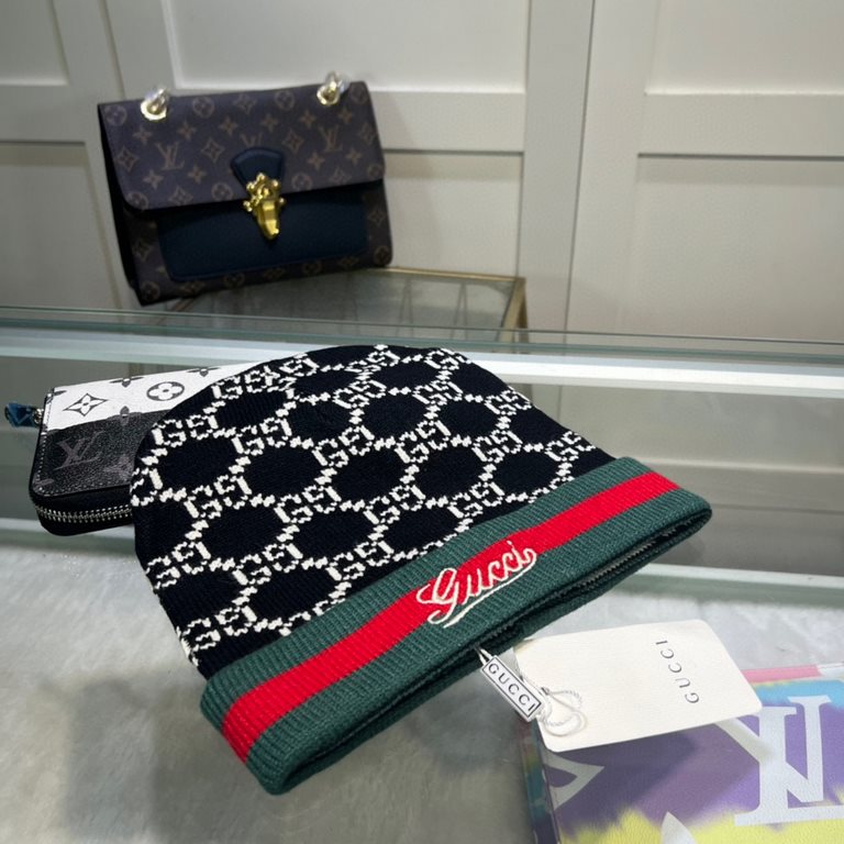 GUCCI Gucci official website the latest wool knit cap,   official website original single reproduction. Very soft pro-skin, elasticity is very good   texture and very versatile style ~ very warm, fall and winter essentia