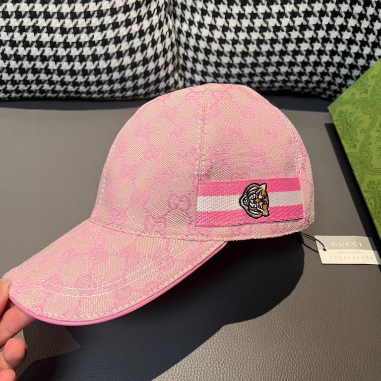 Gucci baseball cap.With box bag, Gucci (Gucci) new original single baseball cap, tiger head webbing, 11 open mold customized, heavy embroidery, details comparable to the counter, the original canvas material   head layer