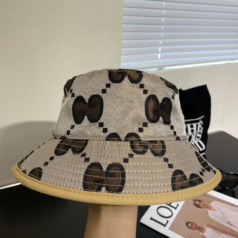 Gucci GUCCI fisherman's hat, the official website of the new, fisherman's hat original single quality fire attack    The craft is very exquisite High-grade atmosphere upscale! Low-key luxury, easy to carry! Running quant