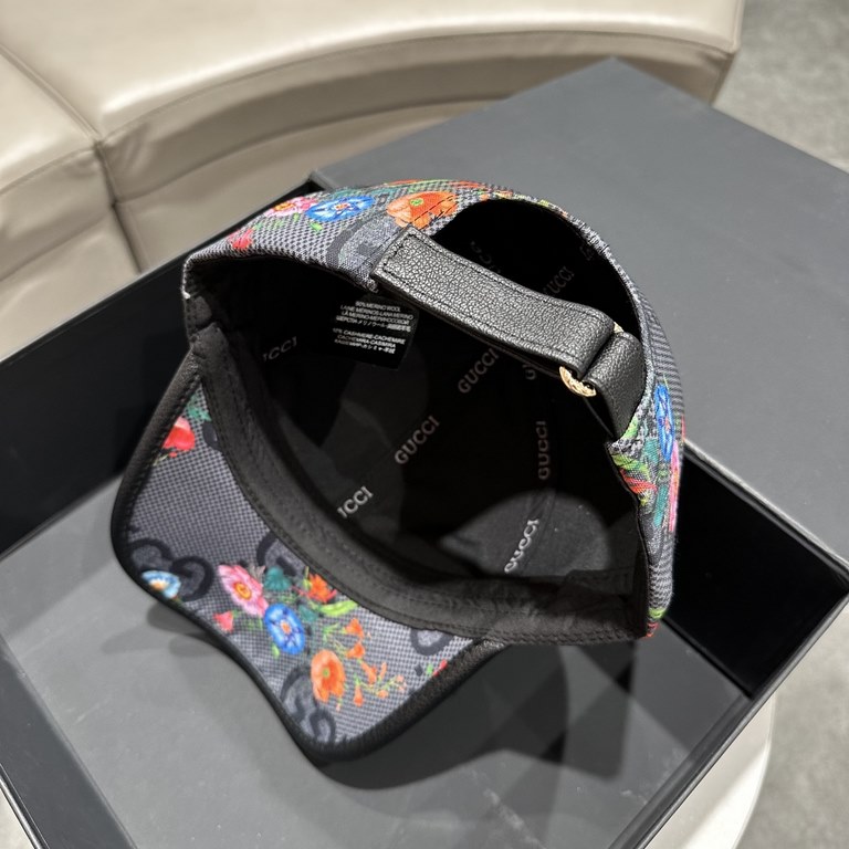 [GUCCI Gucci baseball cap  , counter new simple and very trendy! Casual sports models, classic production, super good with clothes!