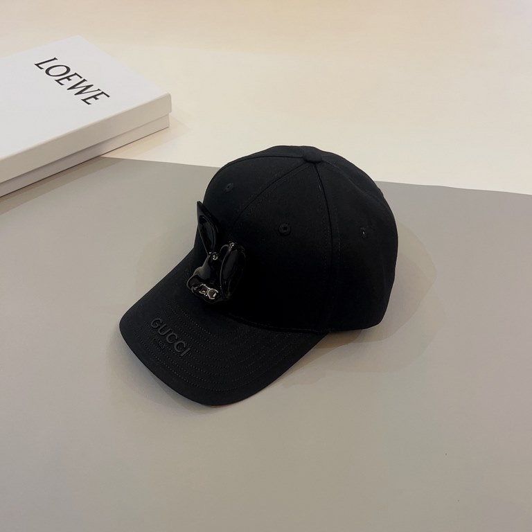 Gucci Gucci   Year of the Rabbit Limited   2023 new rabbit baseball capShow face small, hard top feel super good, fashion personality   duck tongue cap