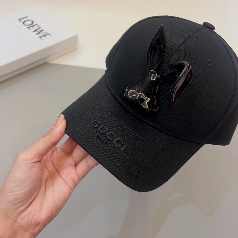 Gucci Gucci   Year of the Rabbit Limited   2023 new rabbit baseball capShow face small, hard top feel super good, fashion personality   duck tongue cap