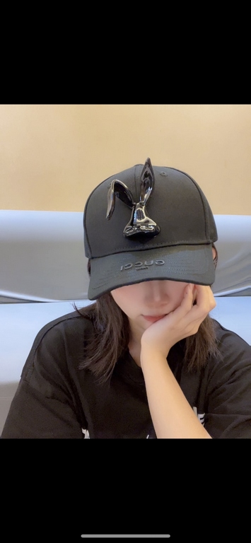 Gucci Gucci   Year of the Rabbit Limited   2023 new rabbit baseball capShow face small, hard top feel super good, fashion personality   duck tongue cap