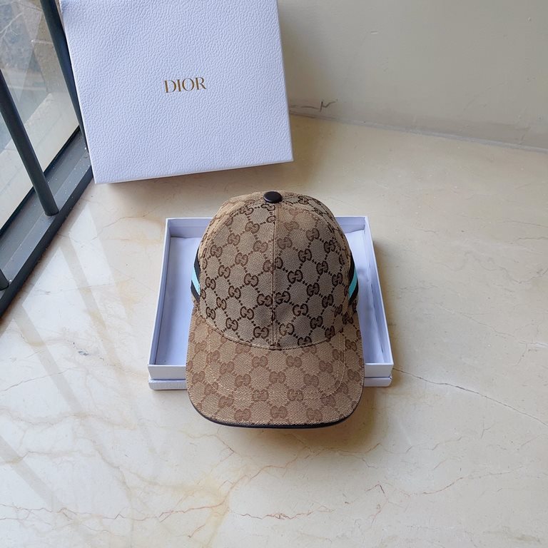 Gucci New Jacquard Letter Baseball CapClassic jacquard letters, never die of fashion!Ins bloggers concave modeling small single product