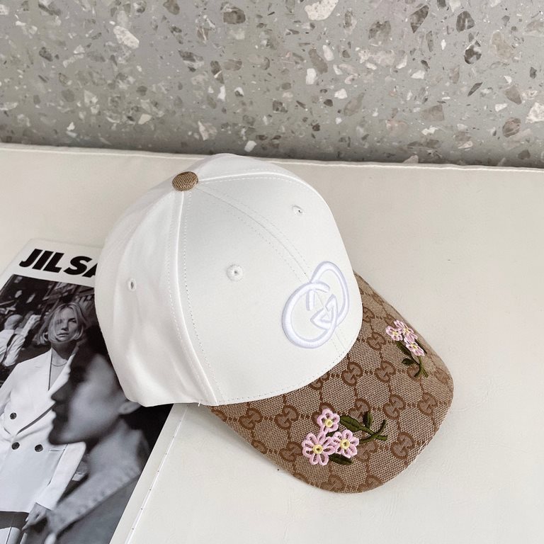 Gucci Gucci high-end mesh hat! The latest model! Stylish and trendy with high end workmanship! Every hat is made with care! Extraordinary quality and details matter. Leather studs, leather adjustable strap! Classic jacqu