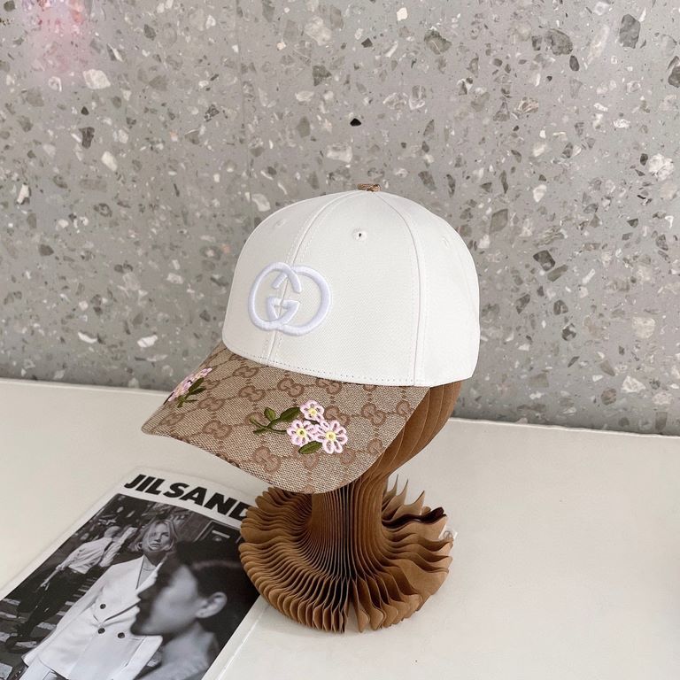 Gucci Gucci high-end mesh hat! The latest model! Stylish and trendy with high end workmanship! Every hat is made with care! Extraordinary quality and details matter. Leather studs, leather adjustable strap! Classic jacqu