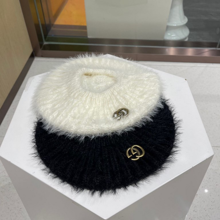 GUCCI Gucci 2023 burst of furry wool beret women's fall and winter knitted wool show face small belle hat