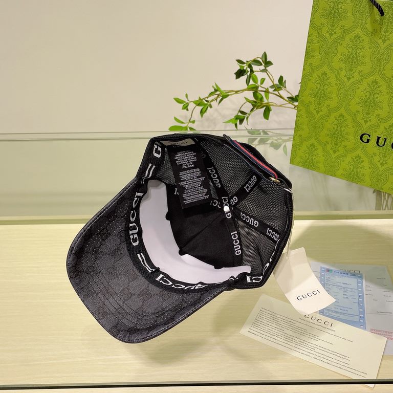 Gucci baseball cap  GUCCI baseball cap   official website new, baseball cap, original single quality fire attack    The craft is very exquisite High-grade atmosphere upscale! Low-key luxury, easy to carry! Running quanti