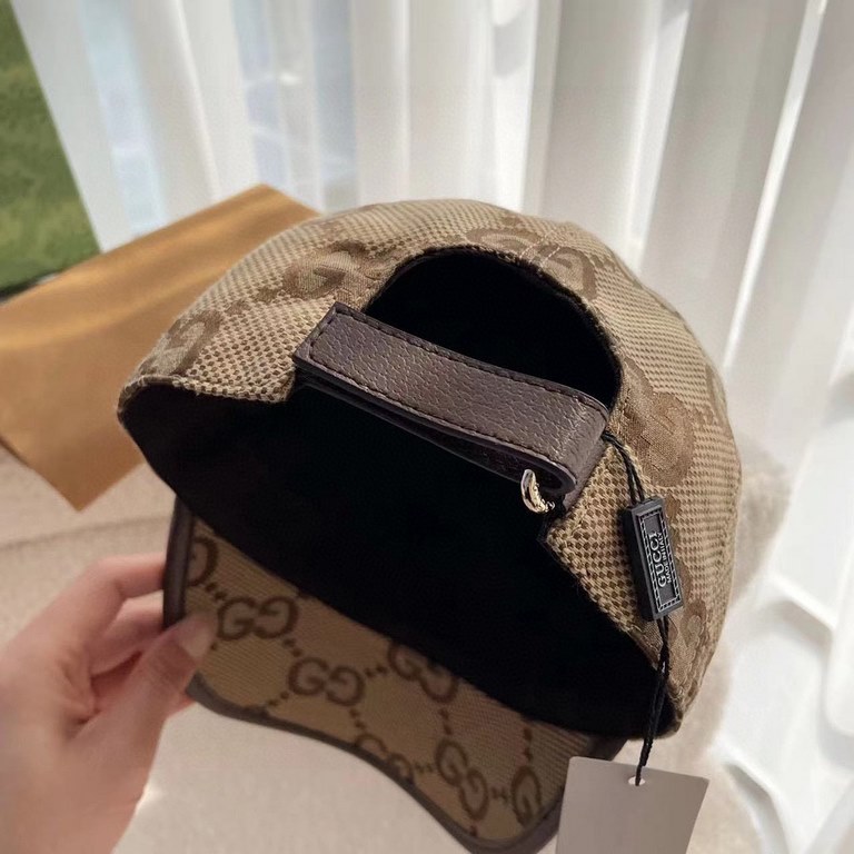 With packaging cloth bag, Gucci Gucci new original single baseball cap, large double G, counter 11 open mold ordering, perfect pair of flowers, the original canvas fabric   head layer cowhide, lightweight and breathable!