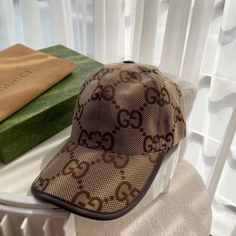 With packaging cloth bag, Gucci Gucci new original single baseball cap, large double G, counter 11 open mold ordering, perfect pair of flowers, the original canvas fabric   head layer cowhide, lightweight and breathable!