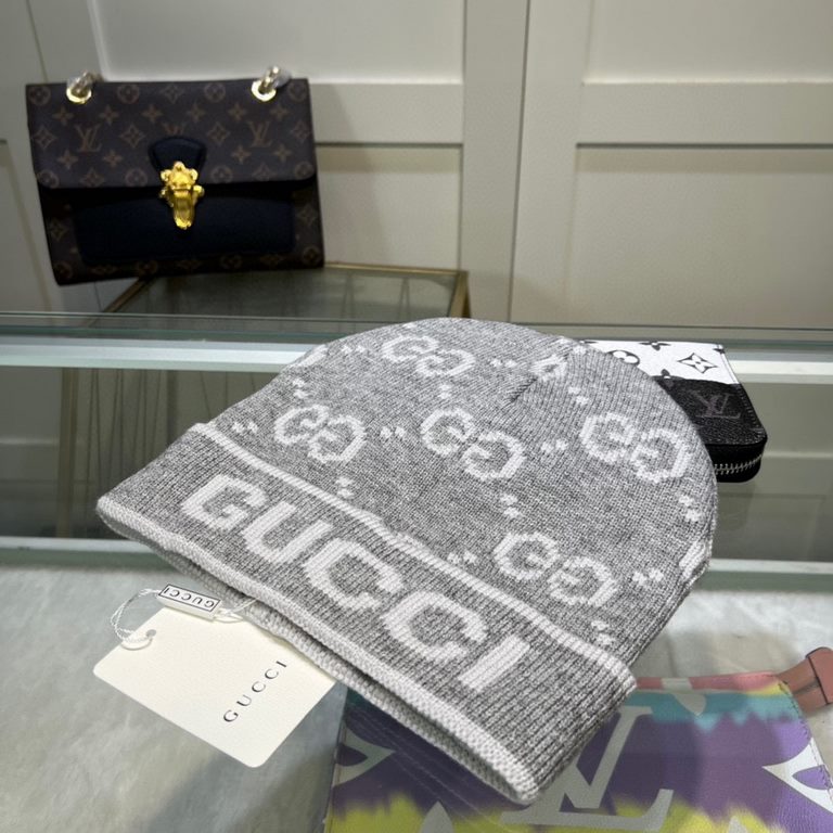 Gucci GUCCI official website knitted cap   cashmere material    official website new   simple atmosphere   tight knitting method is very thick , soft and comfortable   warm and stylish   love   pro, hurry to get it     m