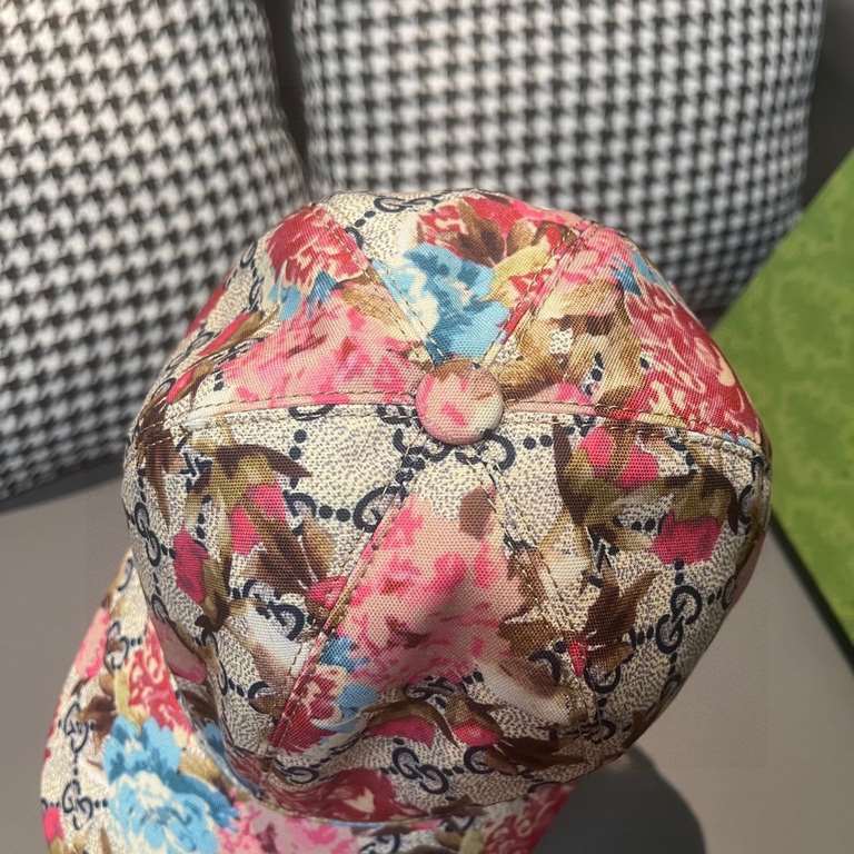 GucciWith box bag, Gucci (Gucci) new original single baseball cap, rose, 11 open mold customized, dark pattern small double G, details comparable to the counter, the original canvas material   head layer cowhide, the qua