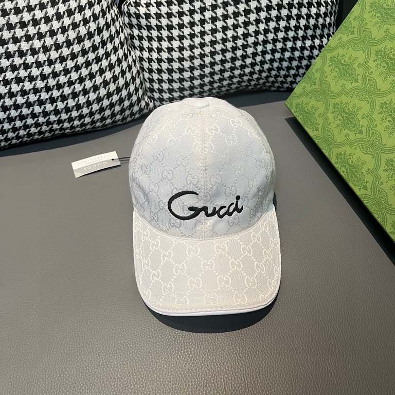 Gucci baseball cap.With box bag, Gucci (Gucci) new original single baseball cap, art word embroidery, 11 open mold customized, heavy embroidery, details comparable to the counter, the original canvas material   head laye