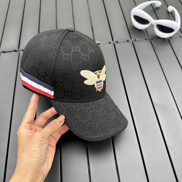 Gucci Gucci new original single baseball cap, exquisite pure also grunge very feeling, cool and very stylish, counter out of stock popular, quality is super!