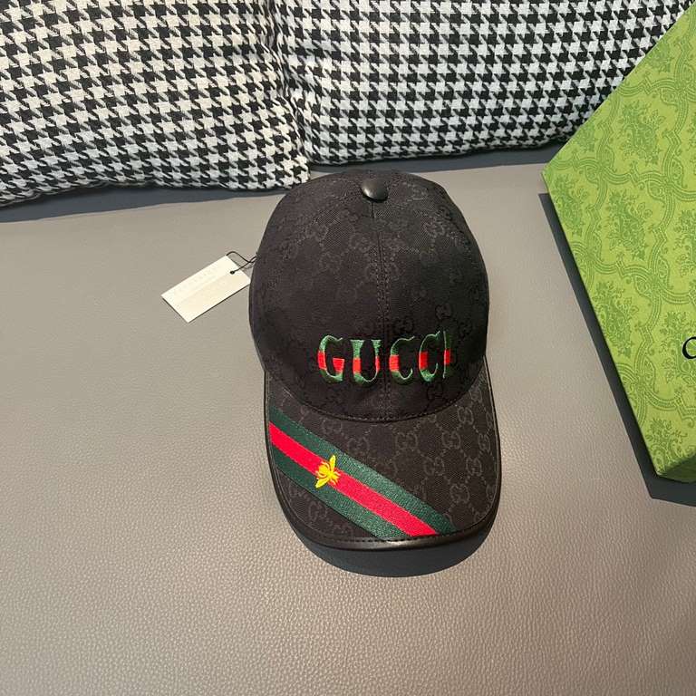 Gucci (Gucci) new original single baseball cap.With box bag, Gucci (Gucci) new original single baseball cap, 11 open mold customized, heavy embroidery, details comparable to the counter, the original canvas material   he