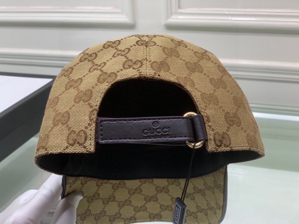 Gucci baseball cap.With box bag, Gucci (Gucci) new original single baseball cap, art word embroidery, 11 open mold customized, heavy embroidery, details comparable to the counter, the original canvas material   head laye